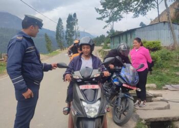 ट्राफिक प्रहरी कार्यालय सोलुले गर्यो एक महिनामा एक लाख बढी राजश्व संकलन