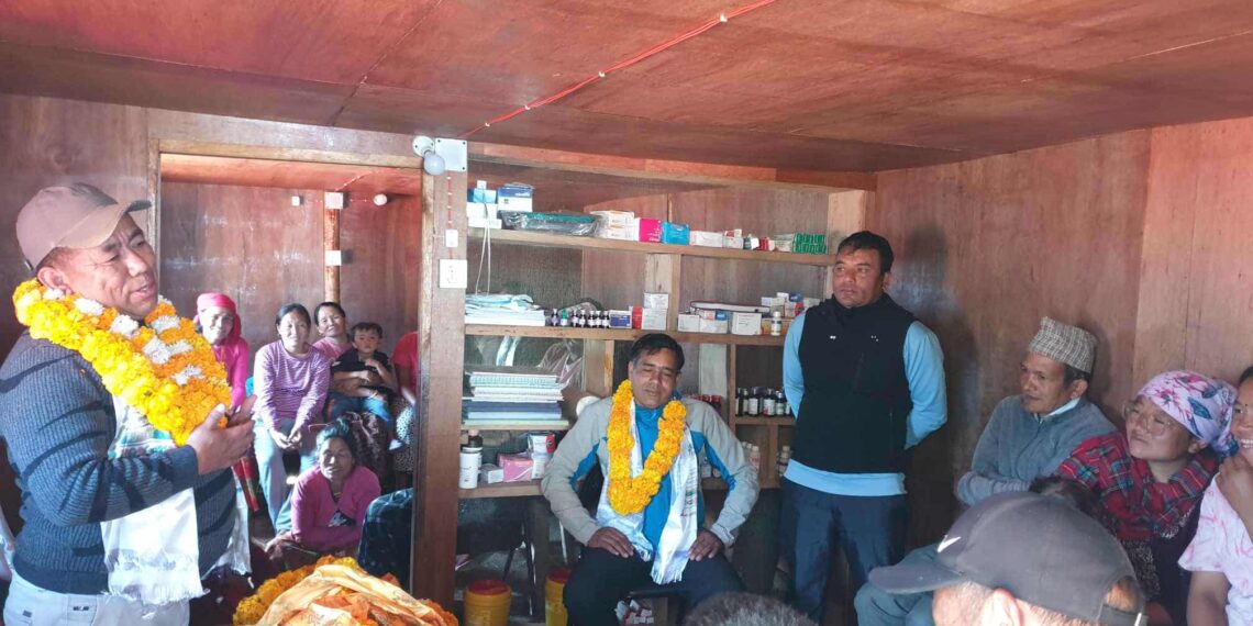 महाकुलुङ १ पात्लेमा आधारभूत स्वास्थ्य इकाई स्थापना