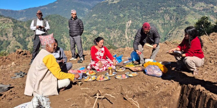 लिखु पिके गाउँपालिकाको प्रमुख प्रशासकीय भवनको शिलन्यास