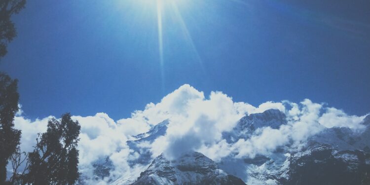 देशभर आज मौसम मुख्यतया सफा रहने