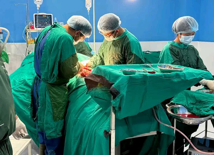 महाकुलुङ आधारभूत अस्पतालमा पहिलोपटक सफल शल्यक्रिया