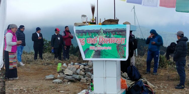 टिकटक लाइभबाट संकलन गरिएको लागत र नगरपालिकाको सहकार्यमा बन्ने बुद्ध पार्कको शिलान्यास