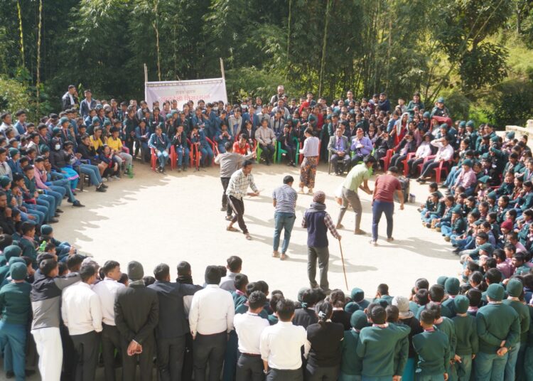 खोटाङमा ‘शून्यदेखि शिखरसम्म’ सडक नाटकको आठौँ सो सम्पन्न, मानसिक स्वास्थ्यप्रति समुदायमा जागरण