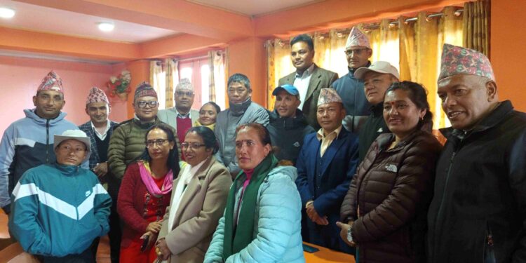 नेपाल शिक्षक महासंघ साेलुखुम्बुले सम्पन्न ग¥यो विस्तारीत बैठक