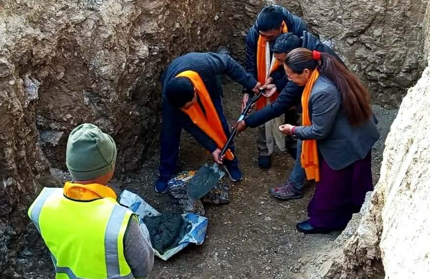 गार्मामा साढे ५ करोड रुपैयाँको बालमैत्री भवन बन्दै, मेयर शेर्पाले गरे शिलान्यास