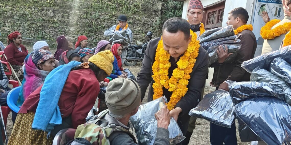 पन्चनका २ सयभन्दा बढी जेष्ठ नागरिक तथा अपाङ्गता भएका व्यक्तिलाई न्यानो कपडा वितरण