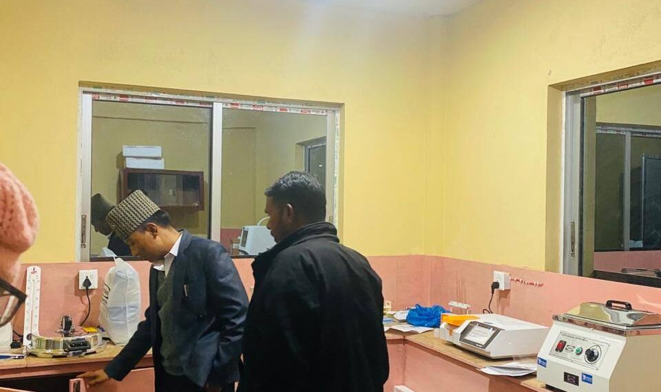 स्वास्थ्य चौकीलाई एक्सन फर नेपालको सहयोग