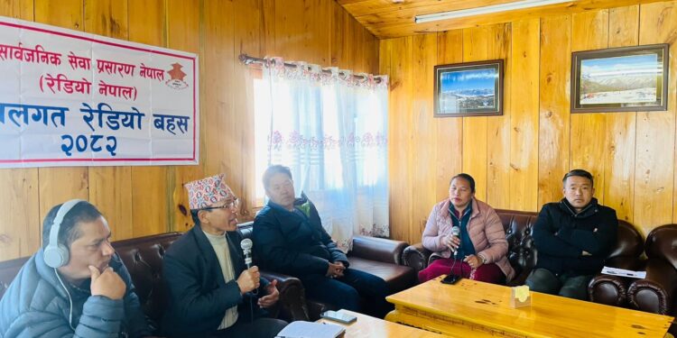 सोलुदुधकुण्डमा रेडियो नेपालको स्थलगत रेडियो बहस–२०८२ सम्पन्न, ३५ भन्दा बढीकाे सहभागिता