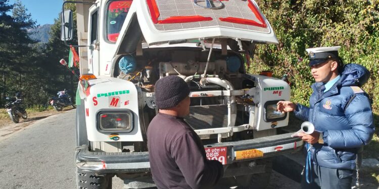 ट्राफिक प्रहरी कार्यालय सोलुद्धारा पाँच महिनामा ५ लाख बढी राजस्व संकलन