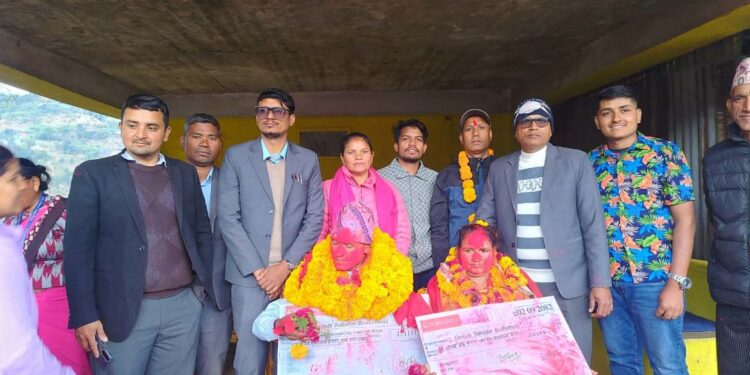 रसुवा मावि भुट्टारका कार्यालय सहयोगी बुढाथोकीलाई नगद ३ लाख ६३ हजारसहित सम्मानपूर्वक बिदाइ