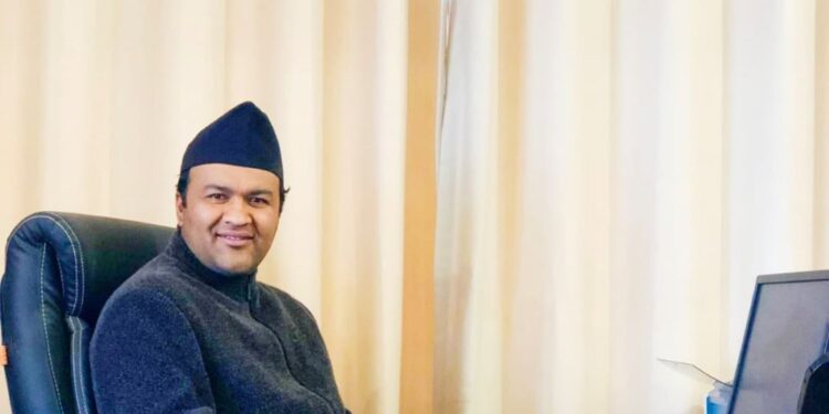 विद्यार्थी संख्या घट्नु शिक्षा क्षेत्रको ठूलो चुनौती बन्यो : शिक्षा अधिकृत निर कुमार बस्नेत