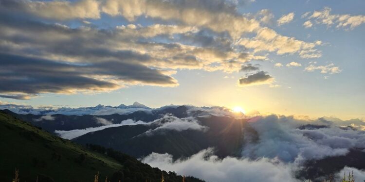 पश्चिम वायुको आंशिक प्रभाव, अधिकांश भूभागमा मौसम सफा