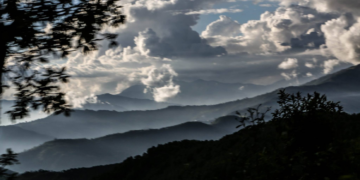 उच्च पहाडी क्षेत्रमा हल्का वर्षा र हिमपातको सम्भावना, तराईमा हुस्सु–कुहिरो कायमै