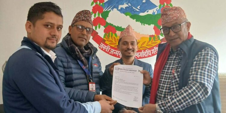 रावा बेसी गाउँपालिकाका शिक्षक–कर्मचारीको स्थानीय भत्ता मागसम्बन्धी ध्यानाकर्षण पत्र पेश