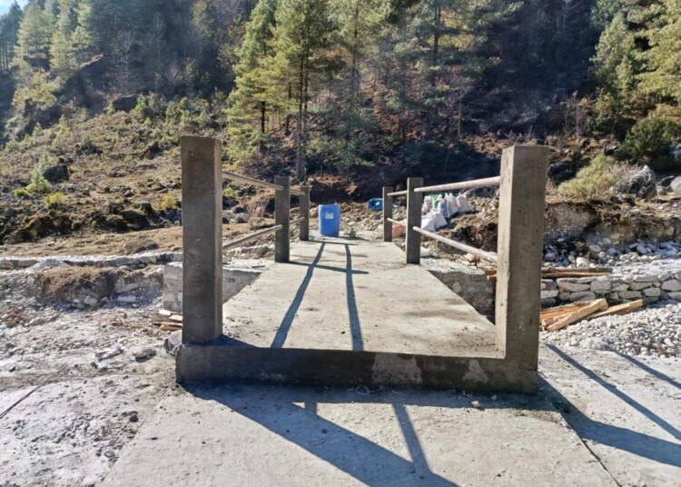 छेर्मादिङमा आरसिसी पुल निर्माण