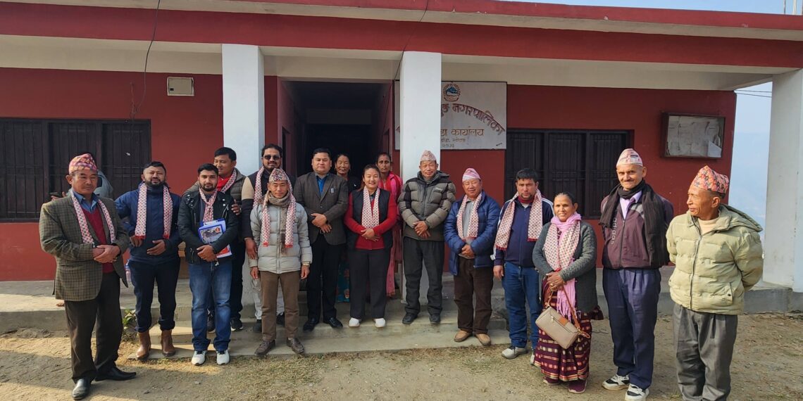 वडामै नगरकार्यपालिका बैठक राख्दै मेयर विमला राई