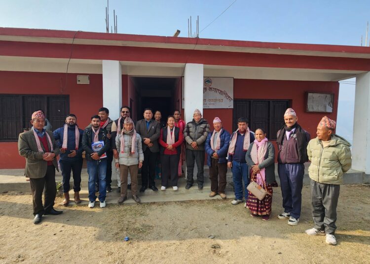 वडामै नगरकार्यपालिका बैठक राख्दै मेयर विमला राई