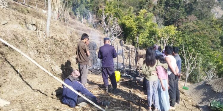 माप्य दुधकोशीमा आगलागी, एक लाख बराबरको क्षति