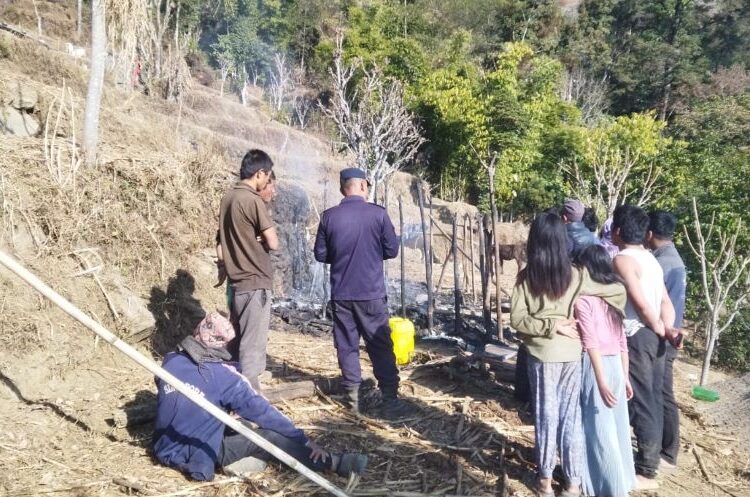 माप्य दुधकोशीमा आगलागी, एक लाख बराबरको क्षति