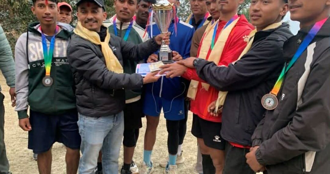 दुवेकोलद्वारा आयोजित वडा स्तरीय पुरुष भलिबल प्रतियोगिताको उपाधि आयोजकको पोल्टामा