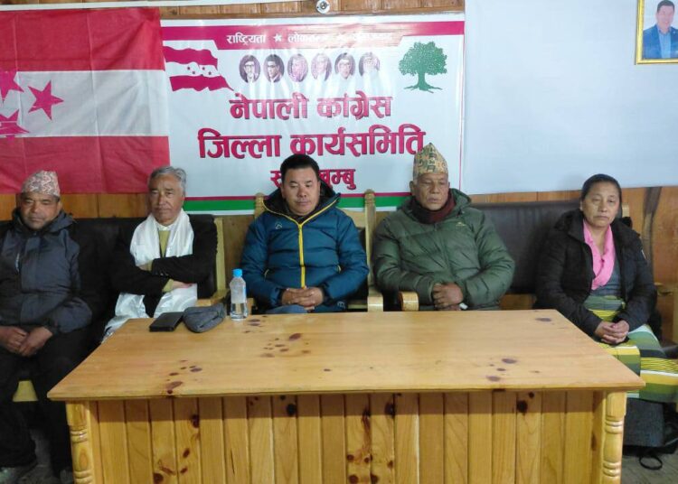 सोलु काङ्ग्रेसको निर्वाचन केन्द्रित बैठक, ‘हेवी वेट’ नेताहरुले लिए महत्वपुर्ण जिम्मेवारी