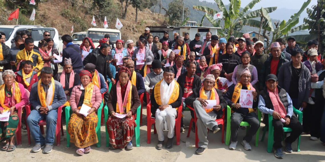 “परिवर्तन चाहिन्छ” भन्दै ६८ जना नेकपामा प्रवेश, वाकुमा बढ्यो राजनीतिक सरगर्मी