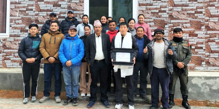 पालिकामै धेरै कर तिर्ने खुम्बु विजुली कम्पनी सम्मानित 