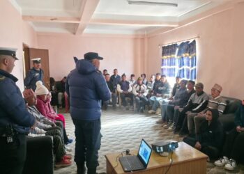 सोलुखुम्बुमा सवारी दुर्घटनाको दर बढेपछि चालकसँग ट्राफिकको अन्तरकृया 