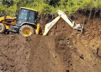 हलेसी तुवाचुङ ३ बाट खसेको ढुंगाले लागेर १ का बृद्धको मृत्यु