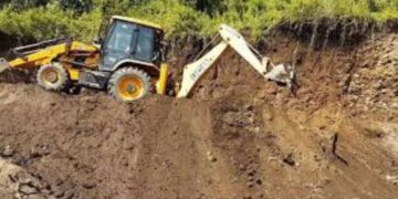 हलेसी तुवाचुङ ३ बाट खसेको ढुंगाले लागेर १ का बृद्धको मृत्यु