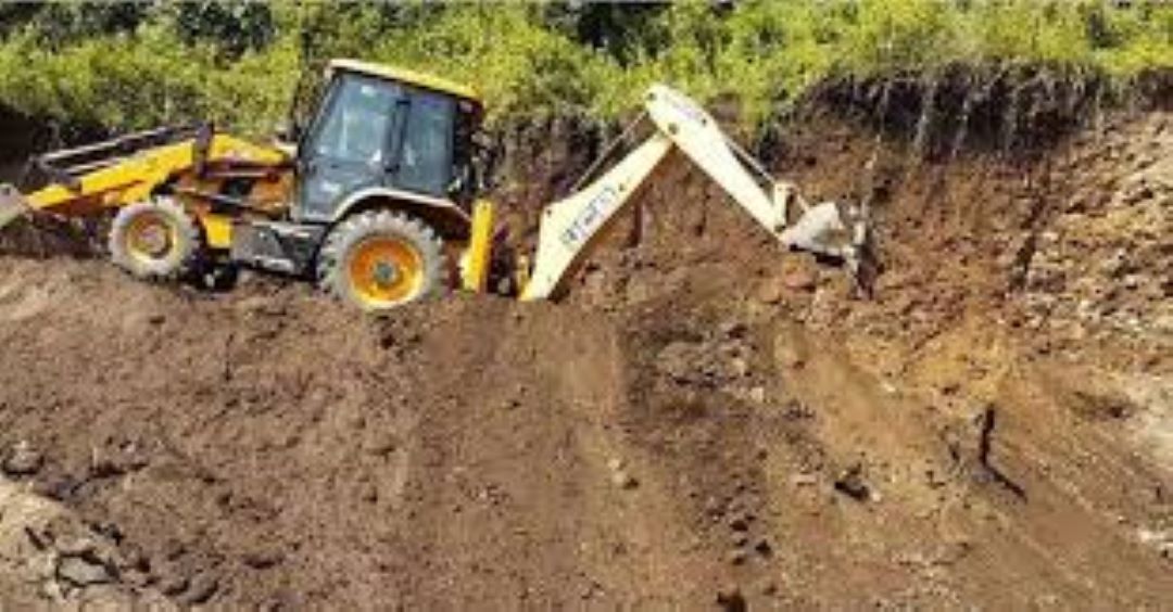 हलेसी तुवाचुङ ३ बाट खसेको ढुंगाले लागेर १ का बृद्धको मृत्यु