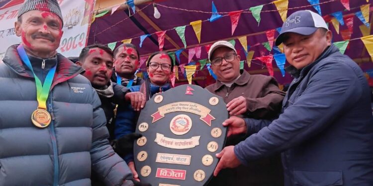 १२ स्वर्णसहित त्रिभुवन माविले जित्यो राष्ट्रपति रनिङ शिल्ड