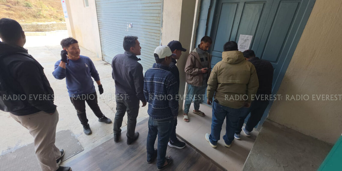 बेनी हाइड्रोको आईपीओ विवाद : ५ वडाका जनप्रतिनिधिद्वारा कार्यालयमा तालाबन्दी, आन्दोलन चर्किने चेतावनी