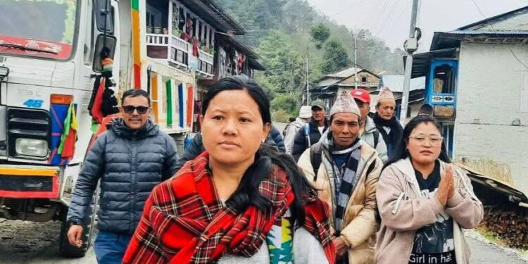 सोलुखुम्बुकी प्रत्याशित कल्पना राई चुनाव हारे पनि मतदातालाई धन्यवाद दिन घरदैलोमा