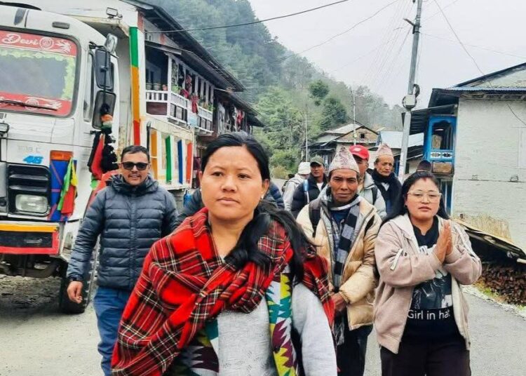 सोलुखुम्बुकी प्रत्याशित कल्पना राई चुनाव हारे पनि मतदातालाई धन्यवाद दिन घरदैलोमा