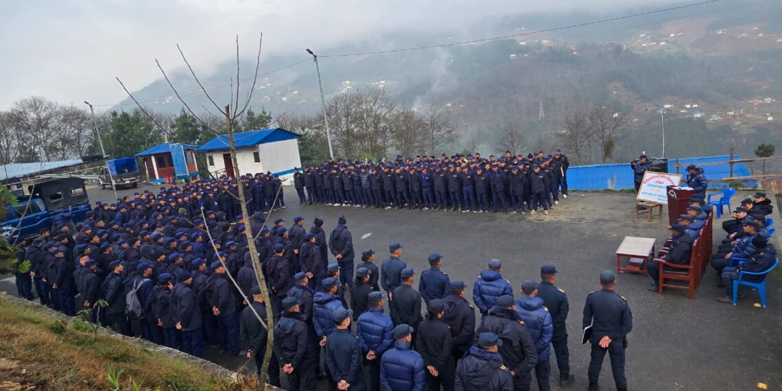 सोलुमा निर्वाचन प्रहरीलाई प्रमाणपत्र वितरण तथा विदाई