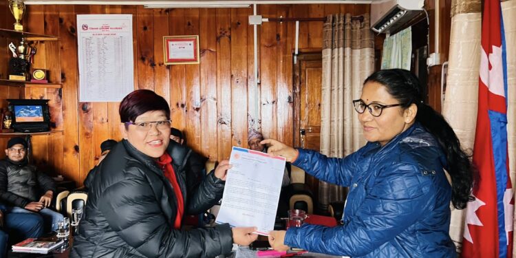  ओली पक्राउको विरोध गर्दै एमाले सोलुले पठायो प्रधानमन्त्रीलाई विरोध पत्र 