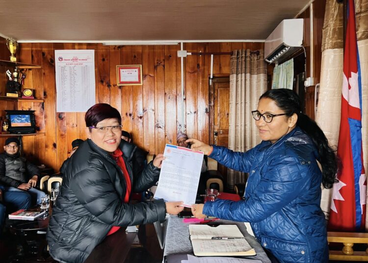  ओली पक्राउको विरोध गर्दै एमाले सोलुले पठायो प्रधानमन्त्रीलाई विरोध पत्र 