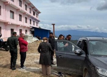 नगर अस्पतालको भवन अलपत्र पार्ने ठेकेदारको गाडी हलेसी नगरपालिकाको नियन्त्रणमा