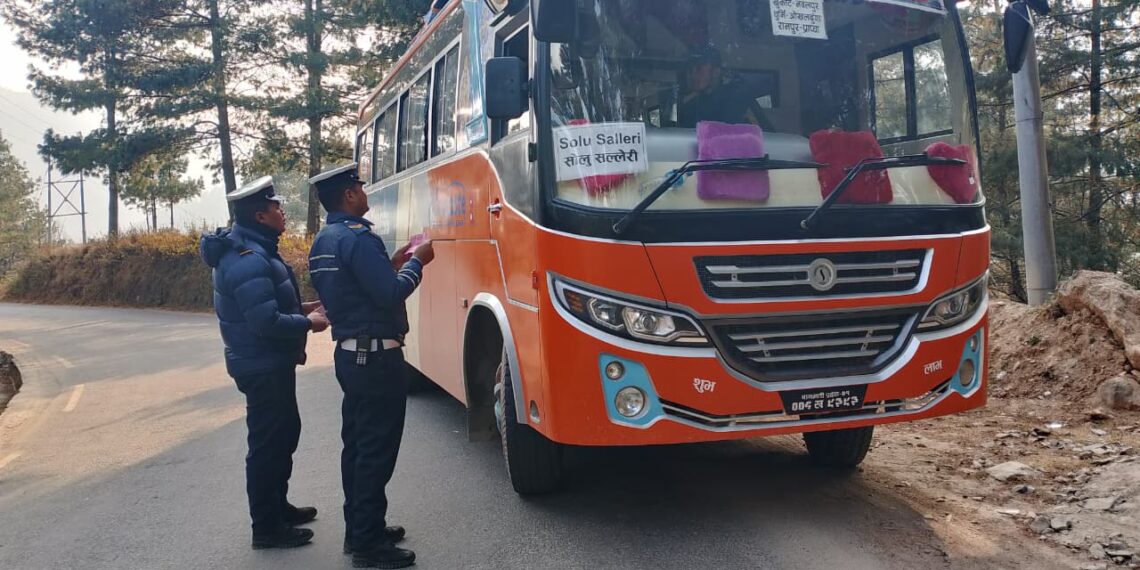  फागुनमा सोलु ट्राफिककाे कारवाहीमा ९१ वटा सवारी, उठ्यो १ लाख १० हजार बढी राजस्व