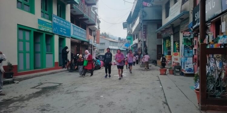 सोलुखुम्बुमा सभ्य एवं सुरक्षित तवरले होली पर्व मनाइयो