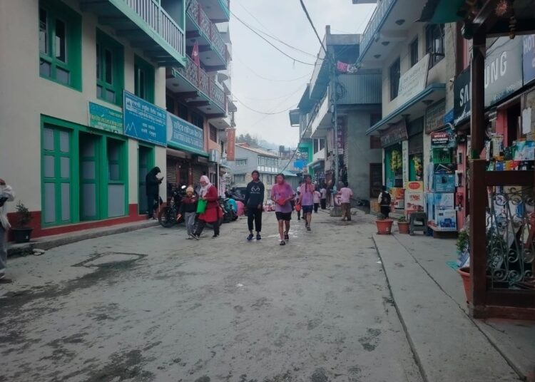 सोलुखुम्बुमा सभ्य एवं सुरक्षित तवरले होली पर्व मनाइयो