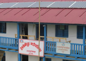 काम नगर्ने ठेकेदारलाई धमाधम कारवाही गर्दै टेम्केमैयुङ