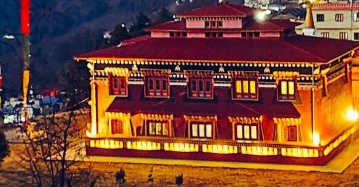 विश्वशान्तिकाे कामना सहित थेक्छेन पेमा छोलीङ गोन्पा सल्लेरीमा सुरु भयो १० कराेड बज्र गुरु मन्त्र जप 