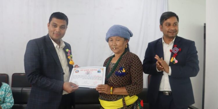 थुलुङमा उद्यमशीलता प्रवर्द्धनका लागि धजुरी–फुर्का तालिम सकियो