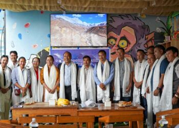 ५१ वर्षीय फुर दिकीको ल्होत्से चढ्ने चाहाना