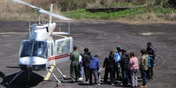  सोलुखुम्बुबाट सुत्केरी महिला र शिशुको हवाई उद्धार, थापाथलीमा उपचार हुँदै 