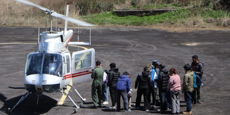  सोलुखुम्बुबाट सुत्केरी महिला र शिशुको हवाई उद्धार, थापाथलीमा उपचार हुँदै 