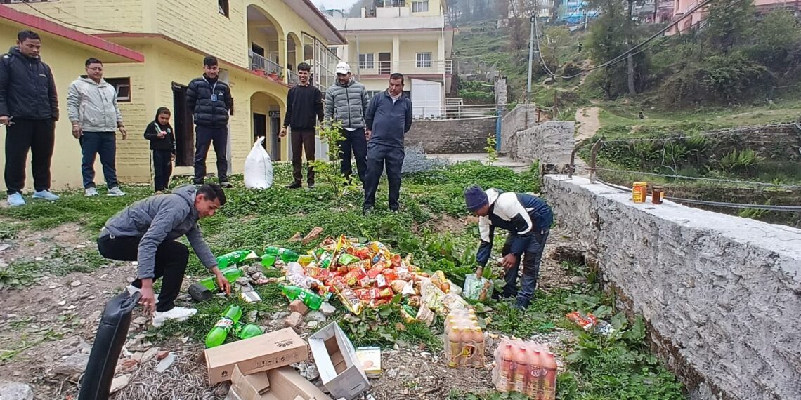  ३२ हजार बढीका अखाद्य सामाग्री नष्ट, सल्लेरीका बजारमा अखाद्य सामाग्रीको बिगबिगी 