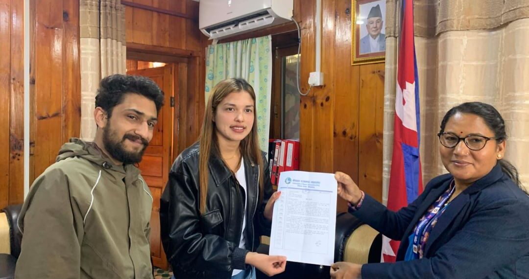 पत्रकार महासंघ सोलुखुम्बुद्वारा विज्ञापन नीतिको विरोधमा प्रधानमन्त्रीलाई ज्ञापनपत्र